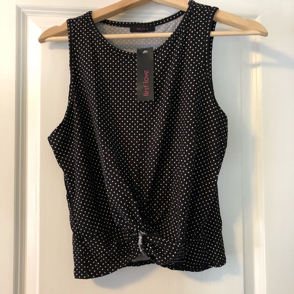 Tank with front knot